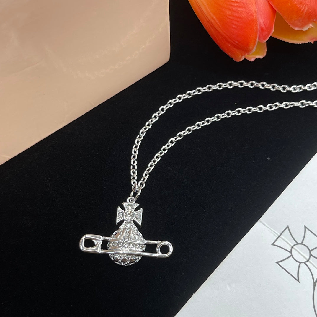 15QA1XDE Stylish Necklace