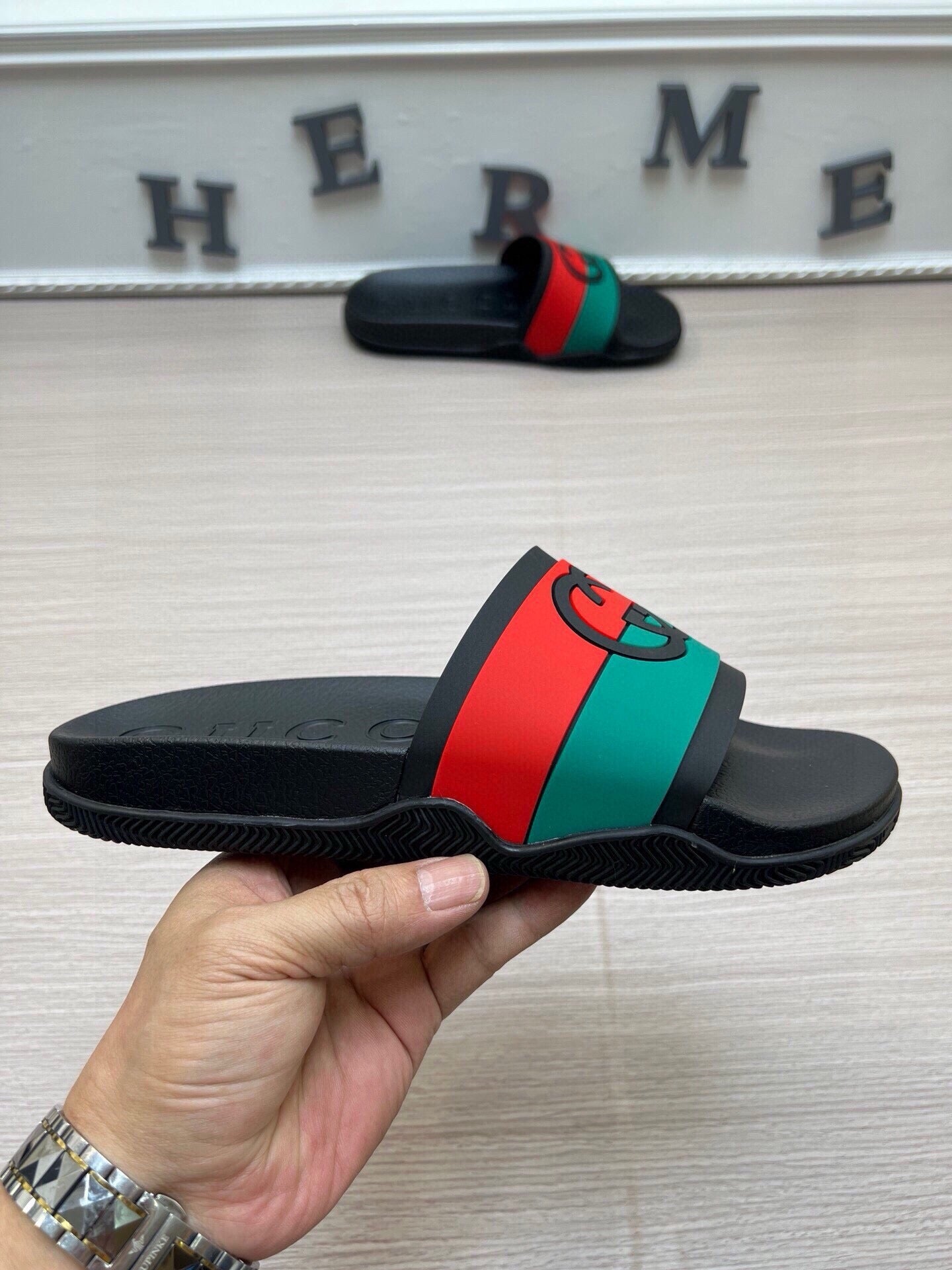 54B113ZDE Stylish slippers