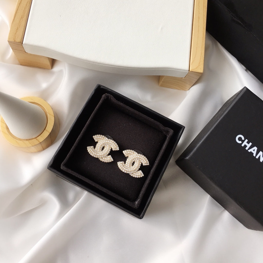 14C485EDE Stylish Earrings