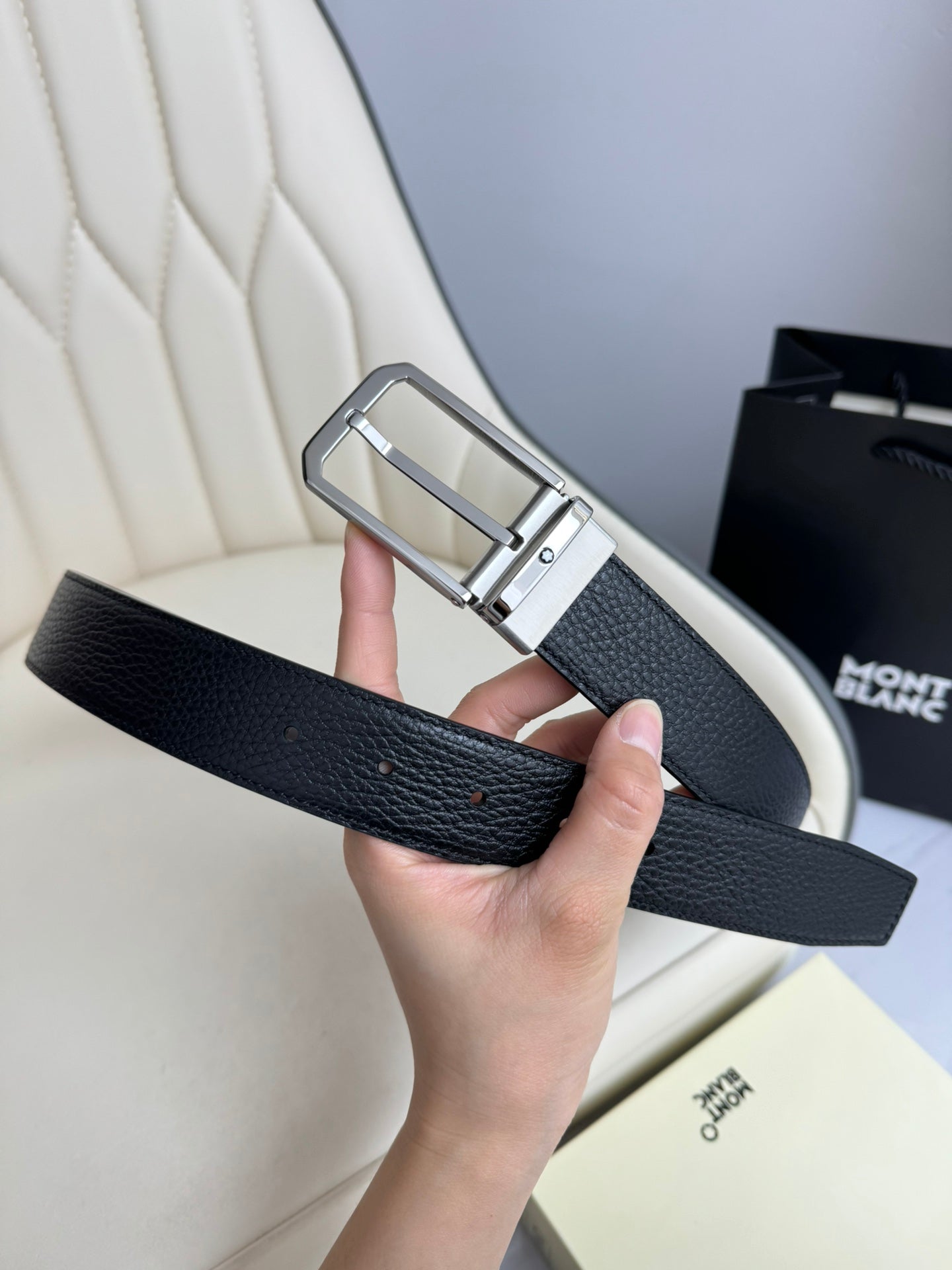 155RA237PDE Stylish  High quality belt With full package