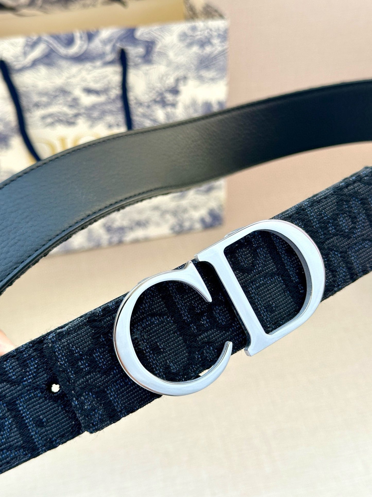 155RD206PDE Stylish  High quality belt With full package