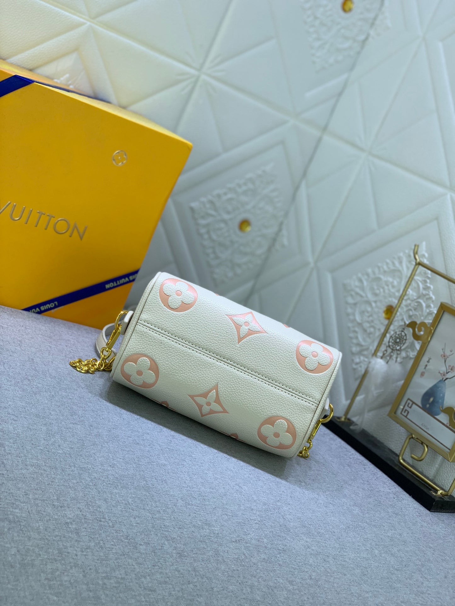 2XE264BDE Stylish leather bag 