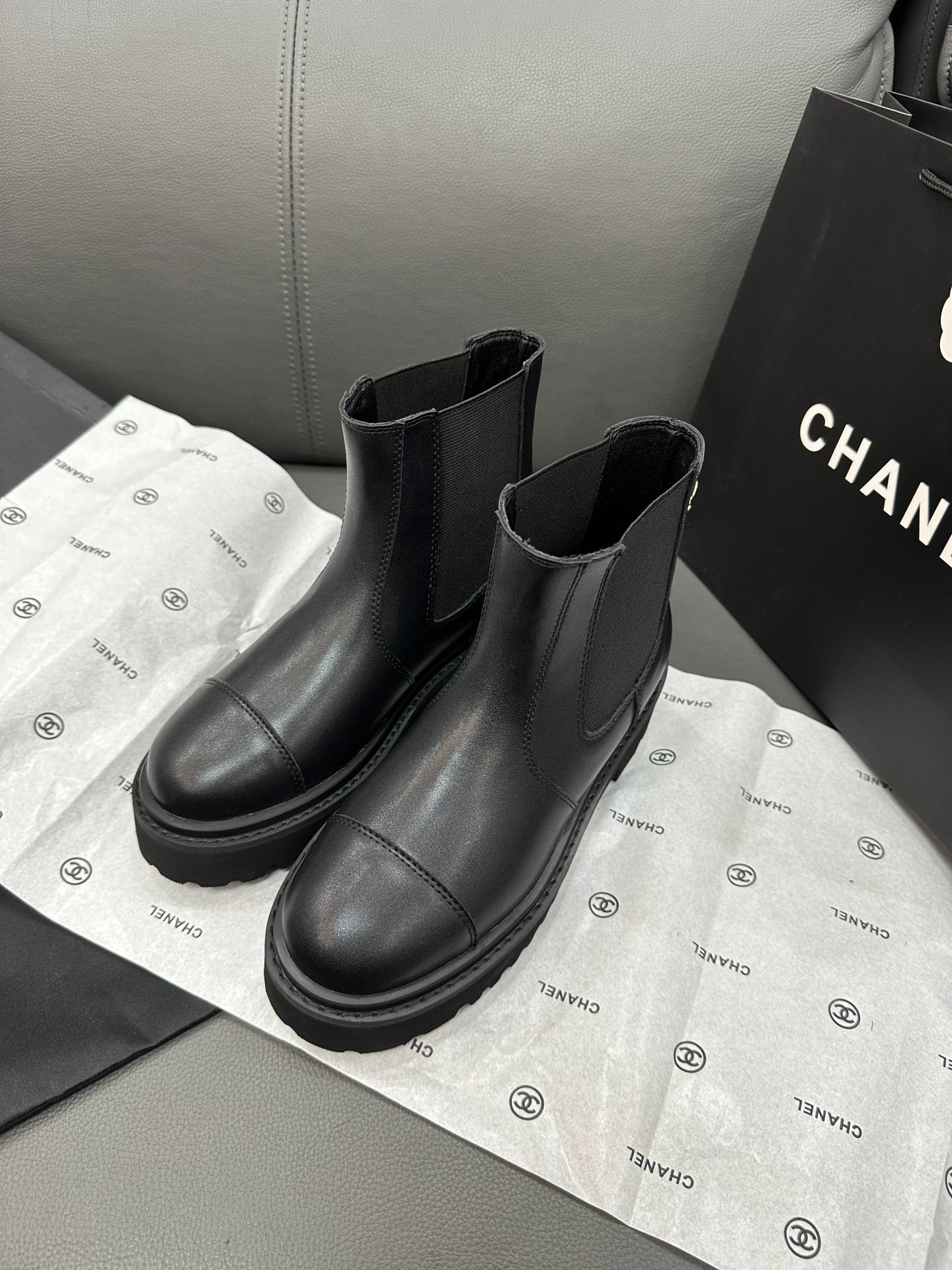 1JC13ZDE Stylish leather boots