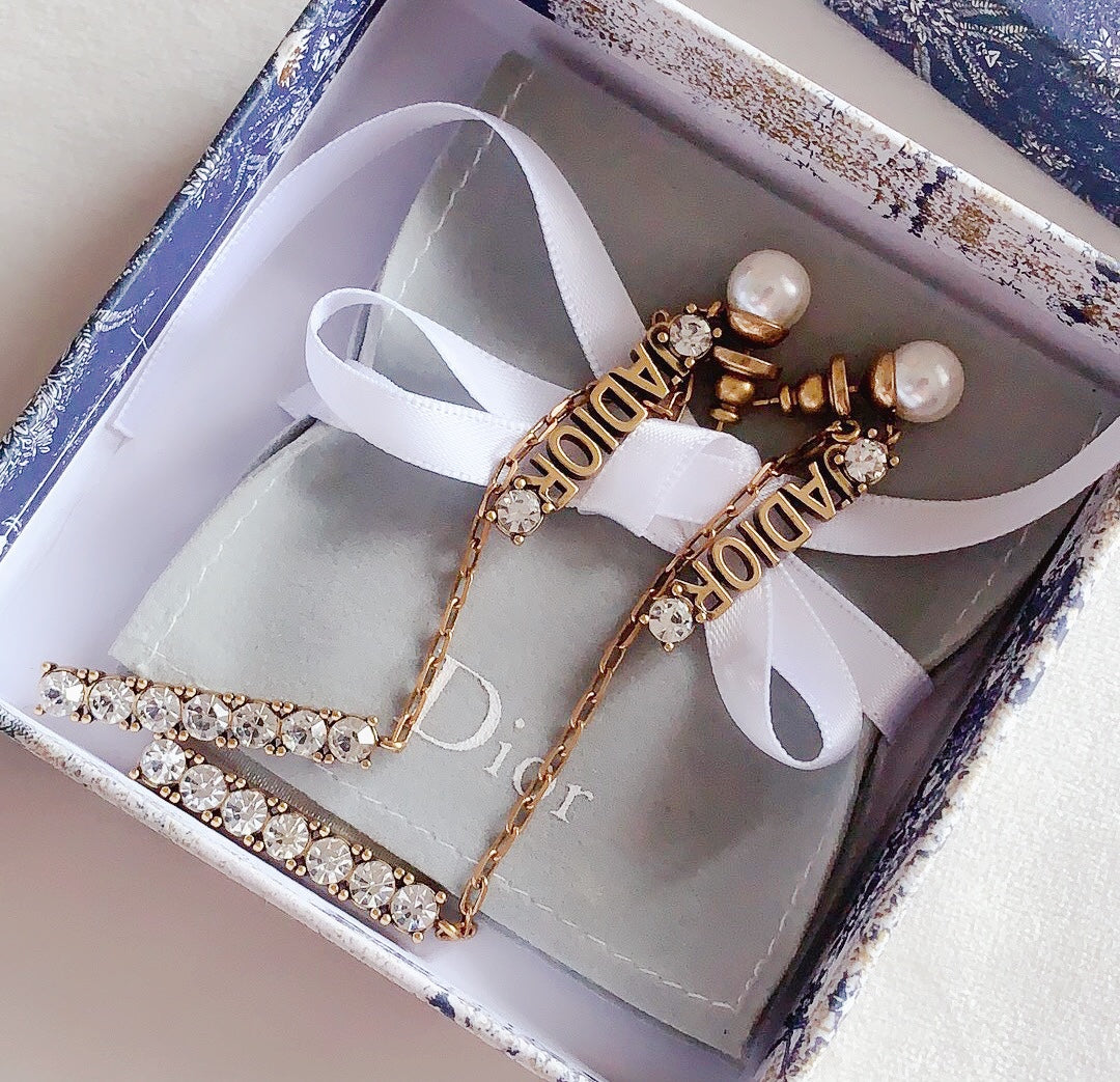 1YD317EDE Stylish Earrings