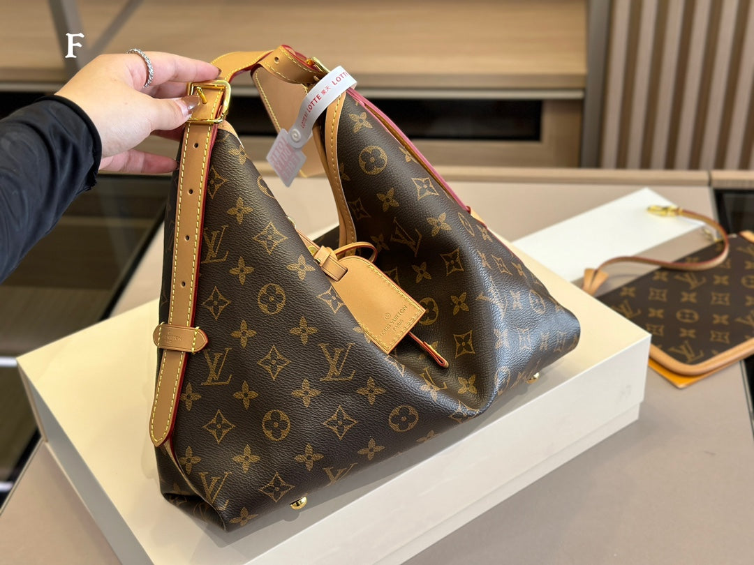 6XE136BDE Stylish leather bag 