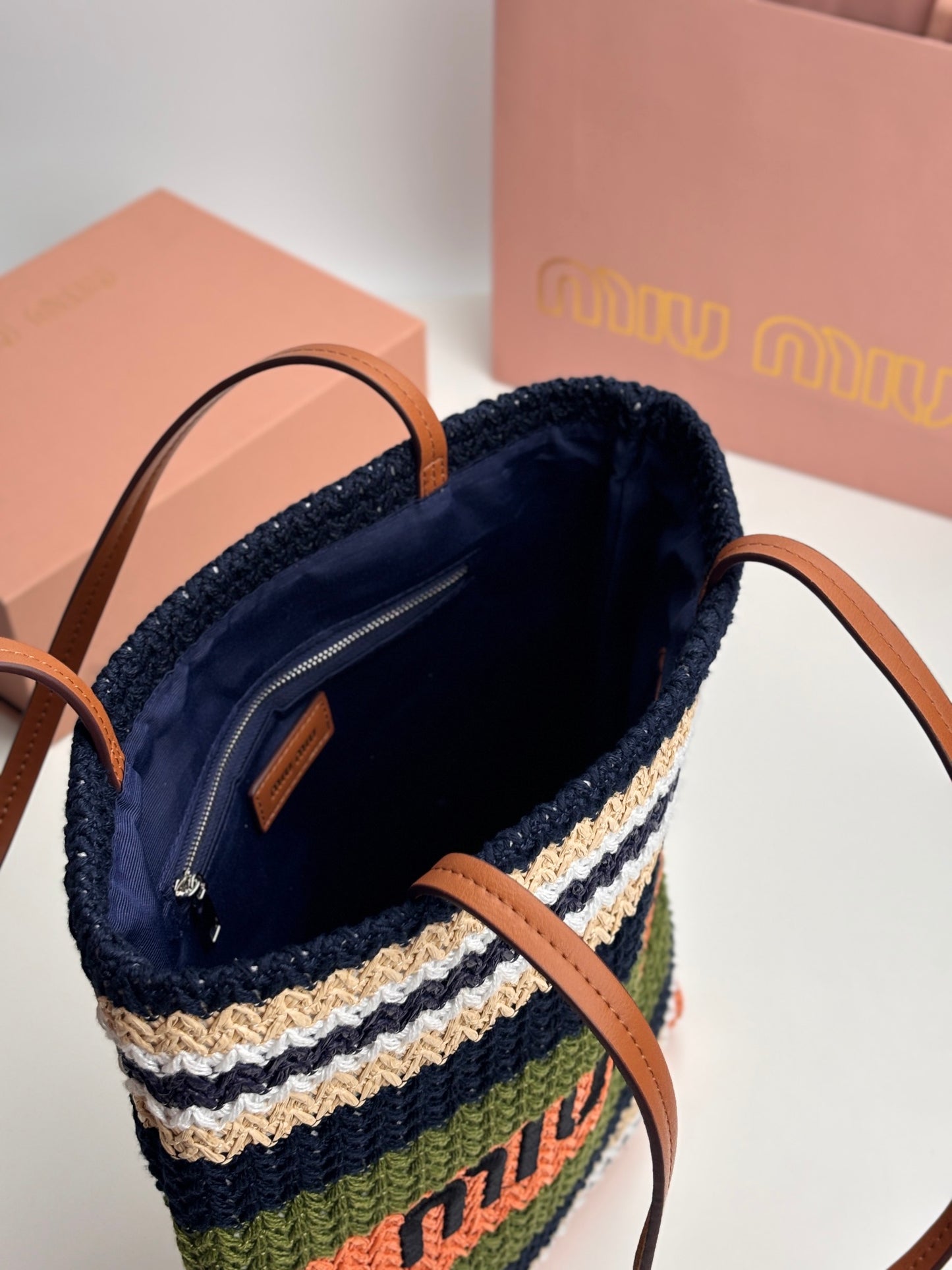 1XA77BDE Stylish Woven Bag