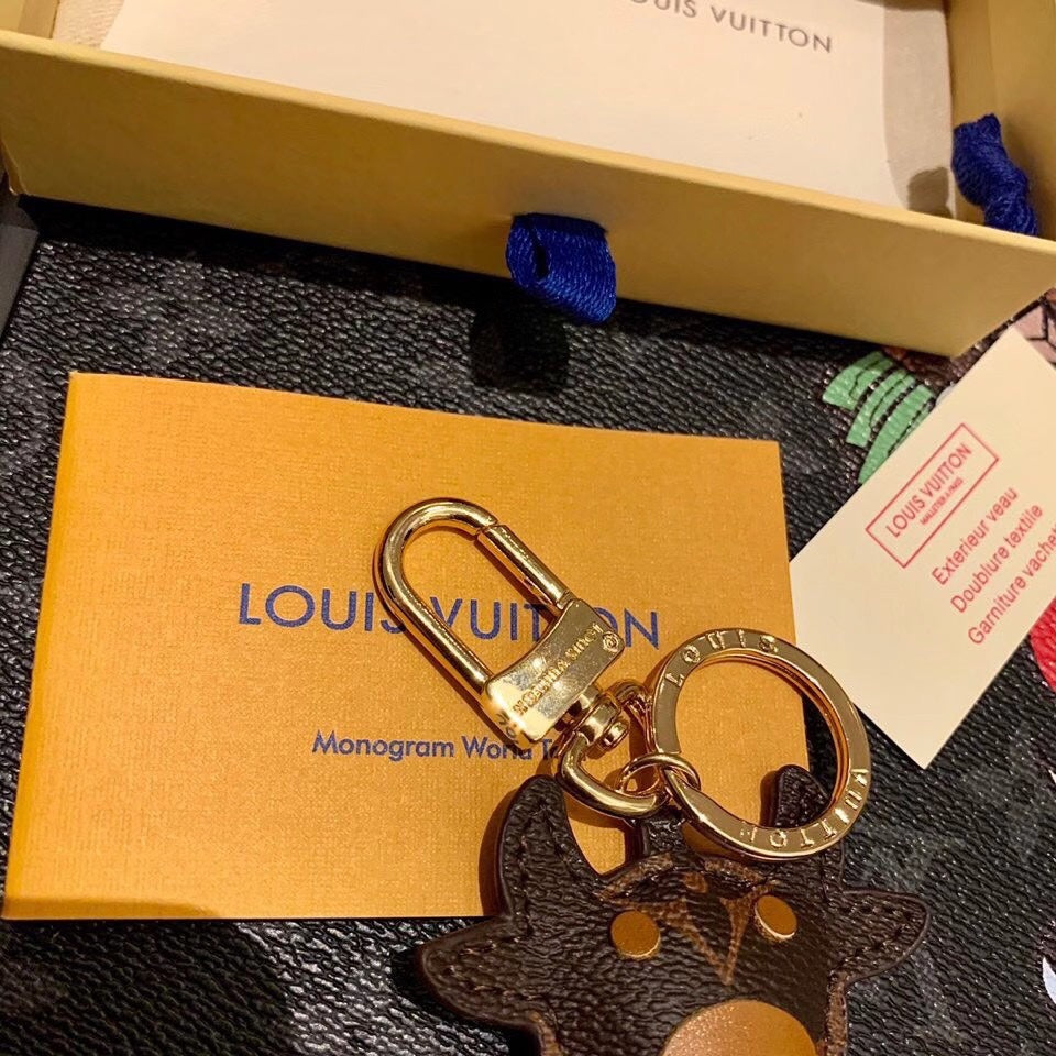 1E4ADE Stylish Keychains