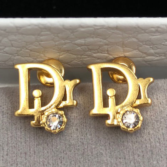 1YD119EDE Stylish Earrings