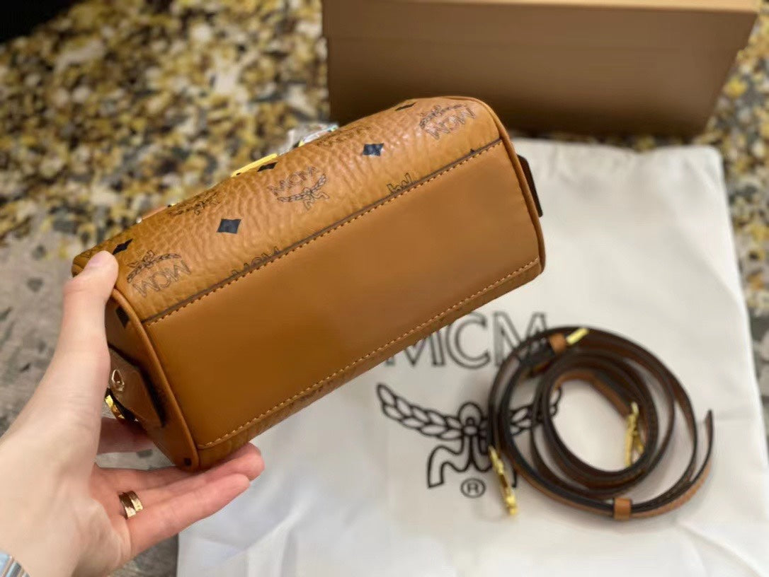 2XE142BDE Stylish leather bag 