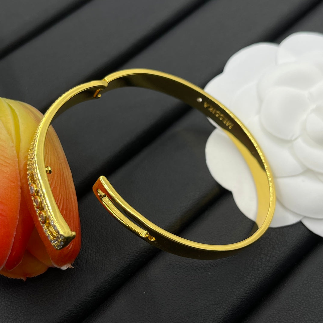 14A763KDE Stylish Bracelets