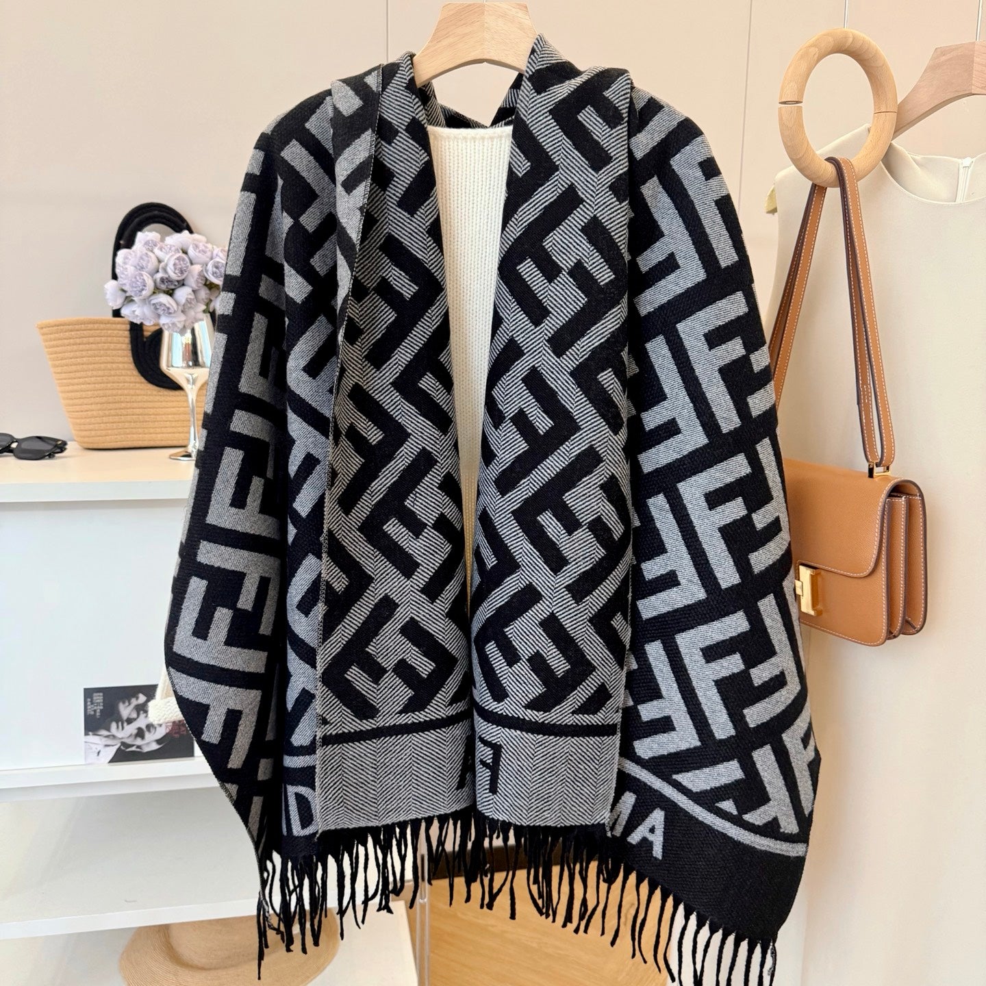 185ZF68WDE Stylish  Winter Scarves