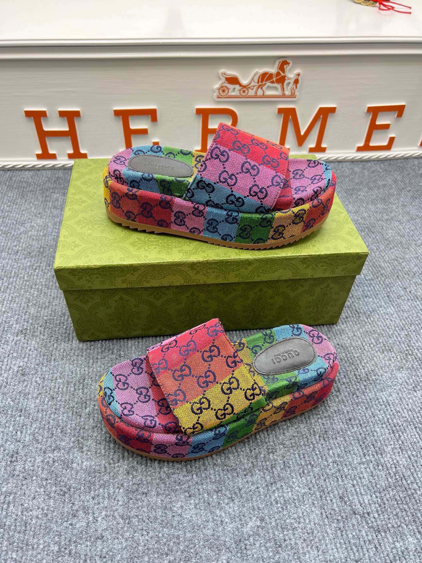 54B122ZDE Stylish slippers  Sole thickness 5.5cm