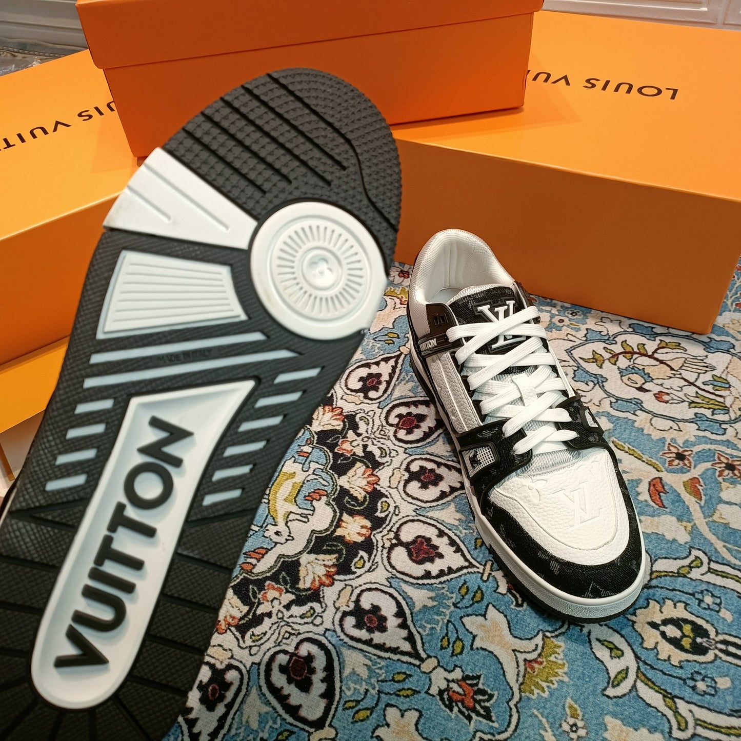 1XE23ZDE Stylish Sneakers
