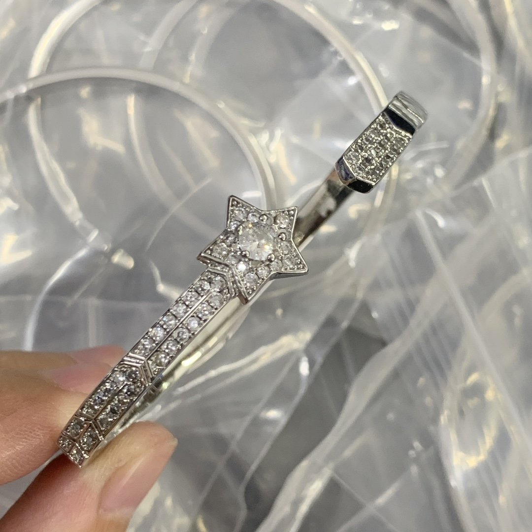 8XC67KDE Stylish Bracelets