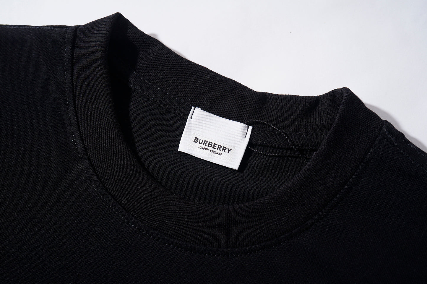 125WR23UDE Stylish T-shirts