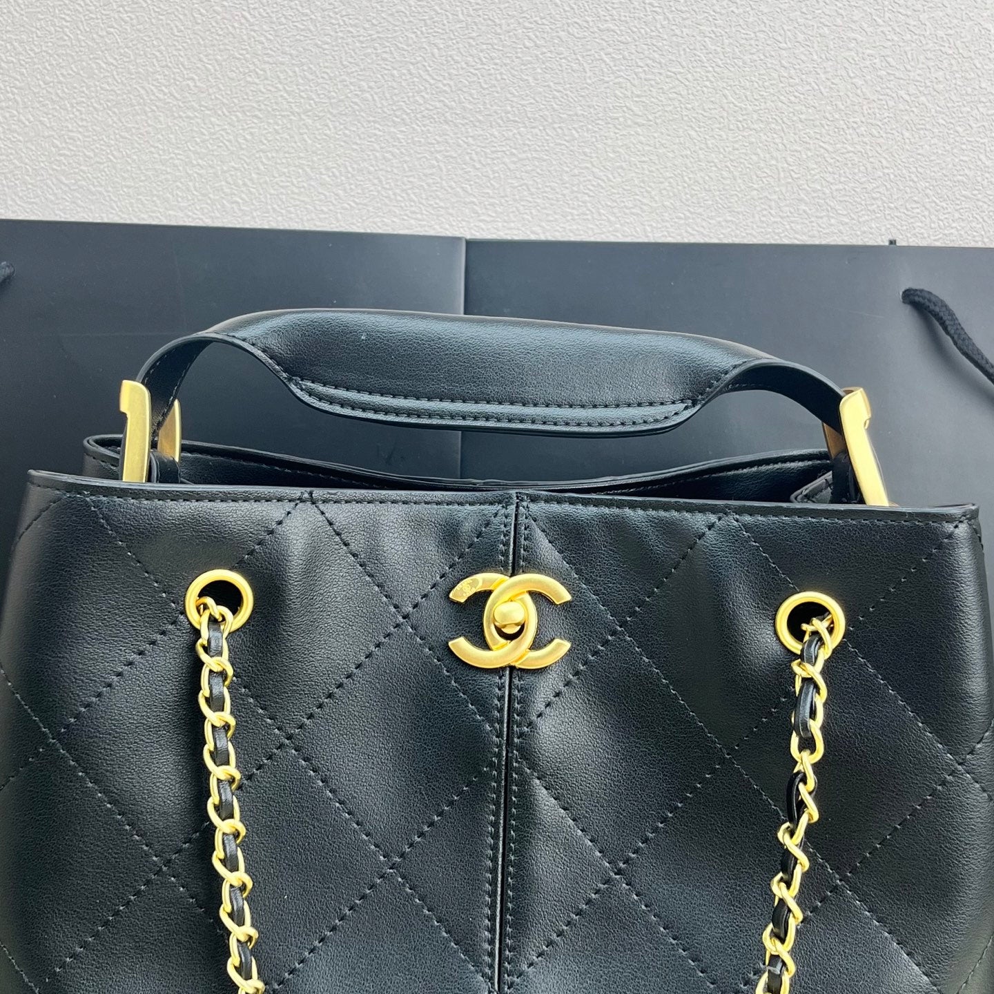 175RC1BDE Stylish leather bag