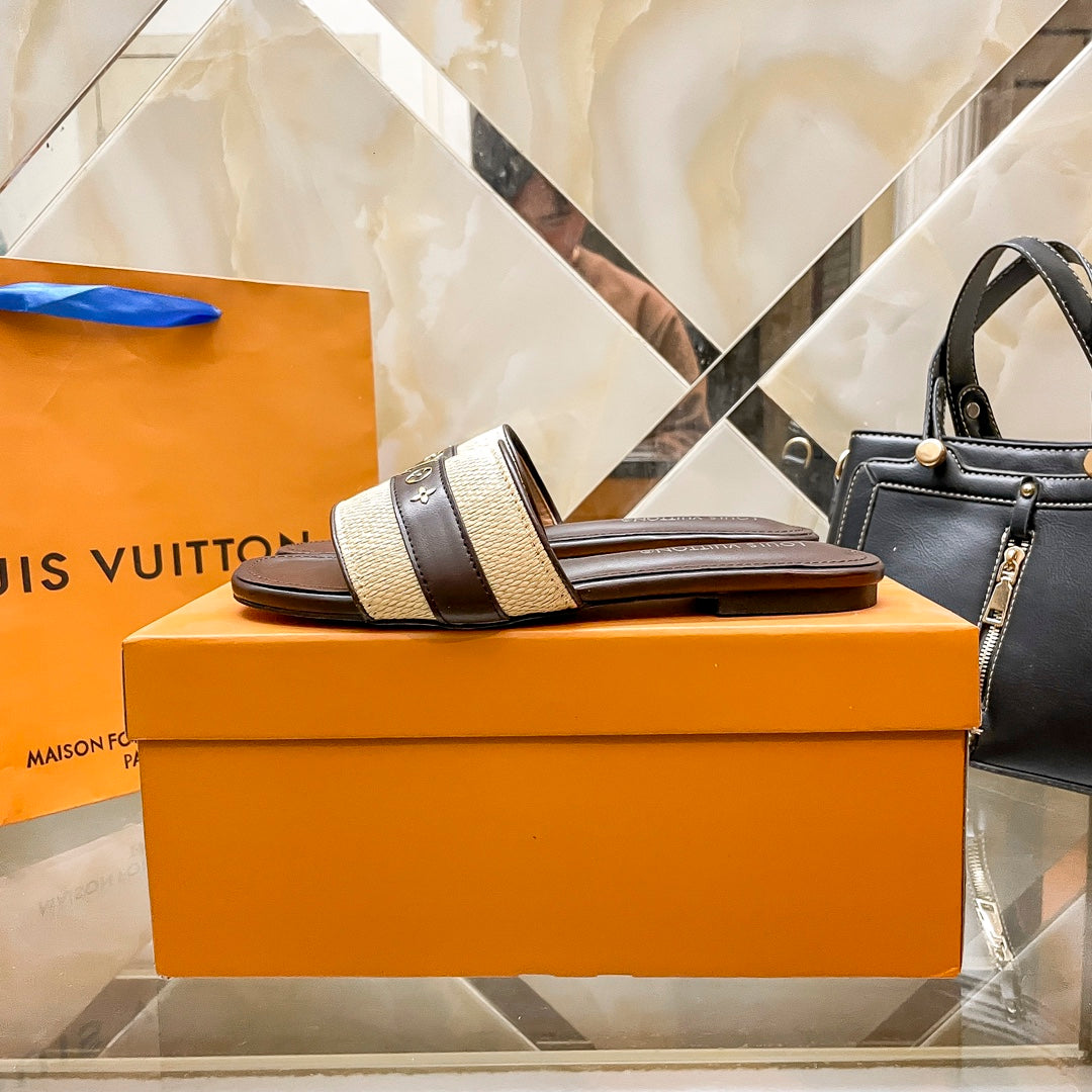 14E96ZDE Stylish Slippers