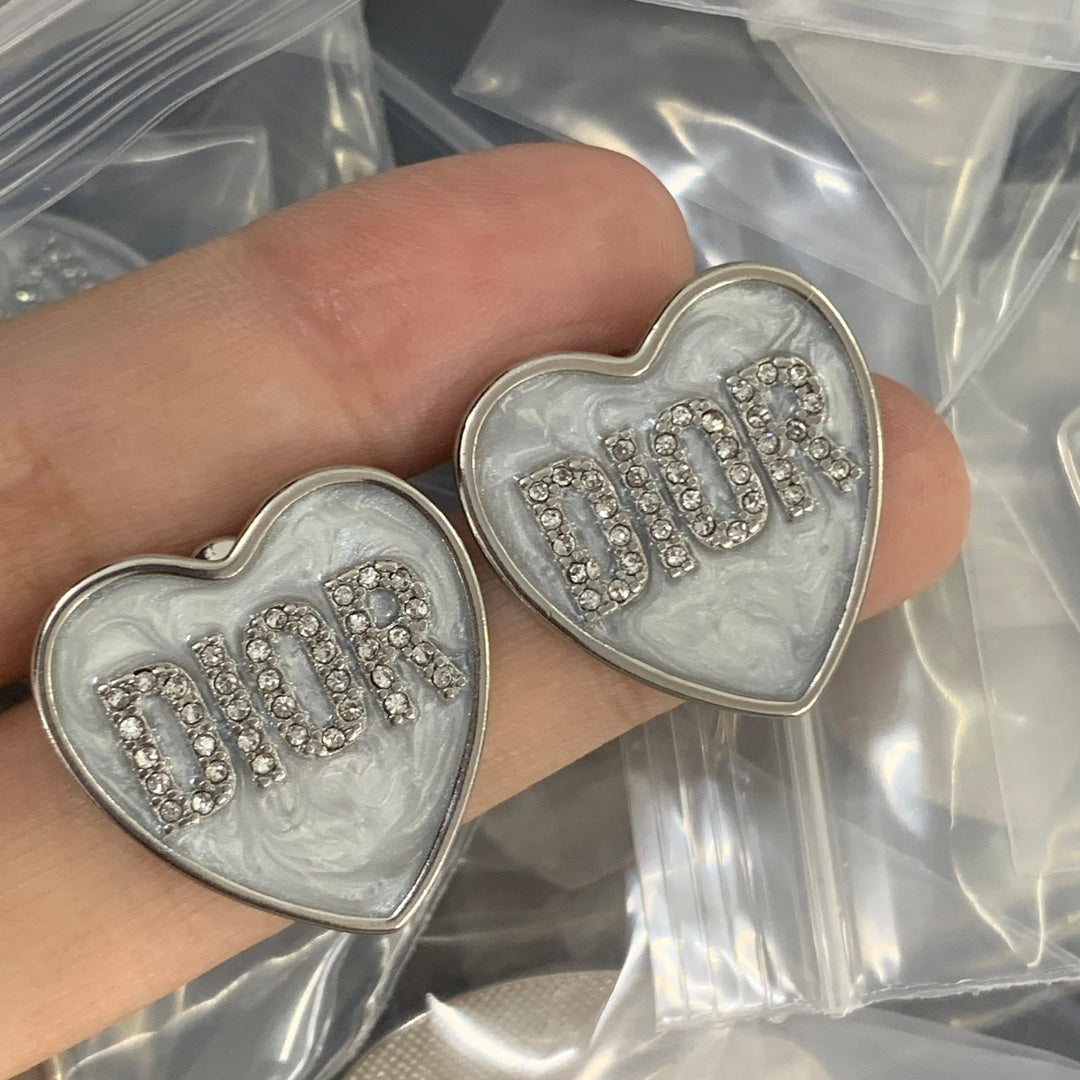 84D31EDE Stylish Earrings