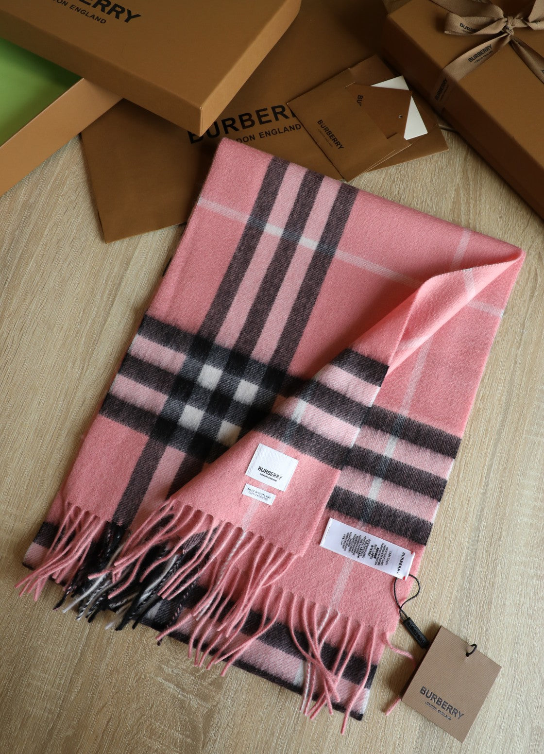 185ZR2WDE Stylish Winter Scarves
