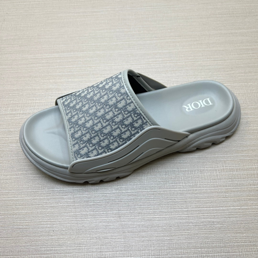 54D8ZDE Stylish slippers
