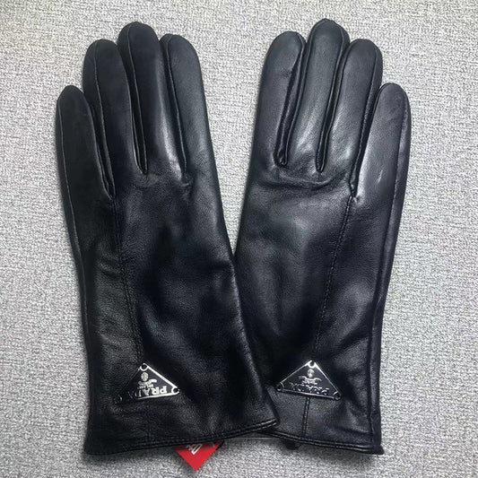 24PD83SDE Stylish gloves