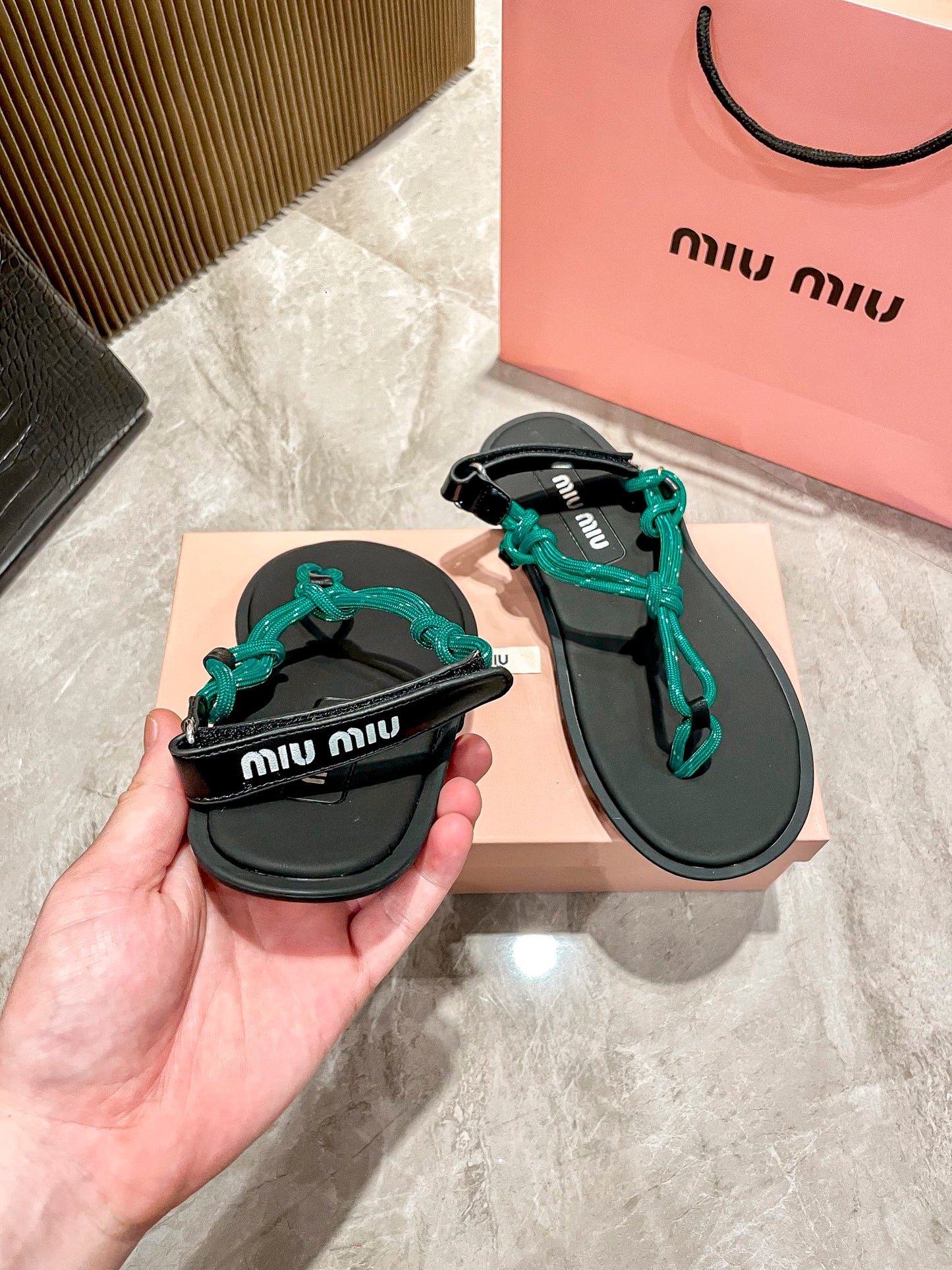 14A170ZDE Stylish sandals