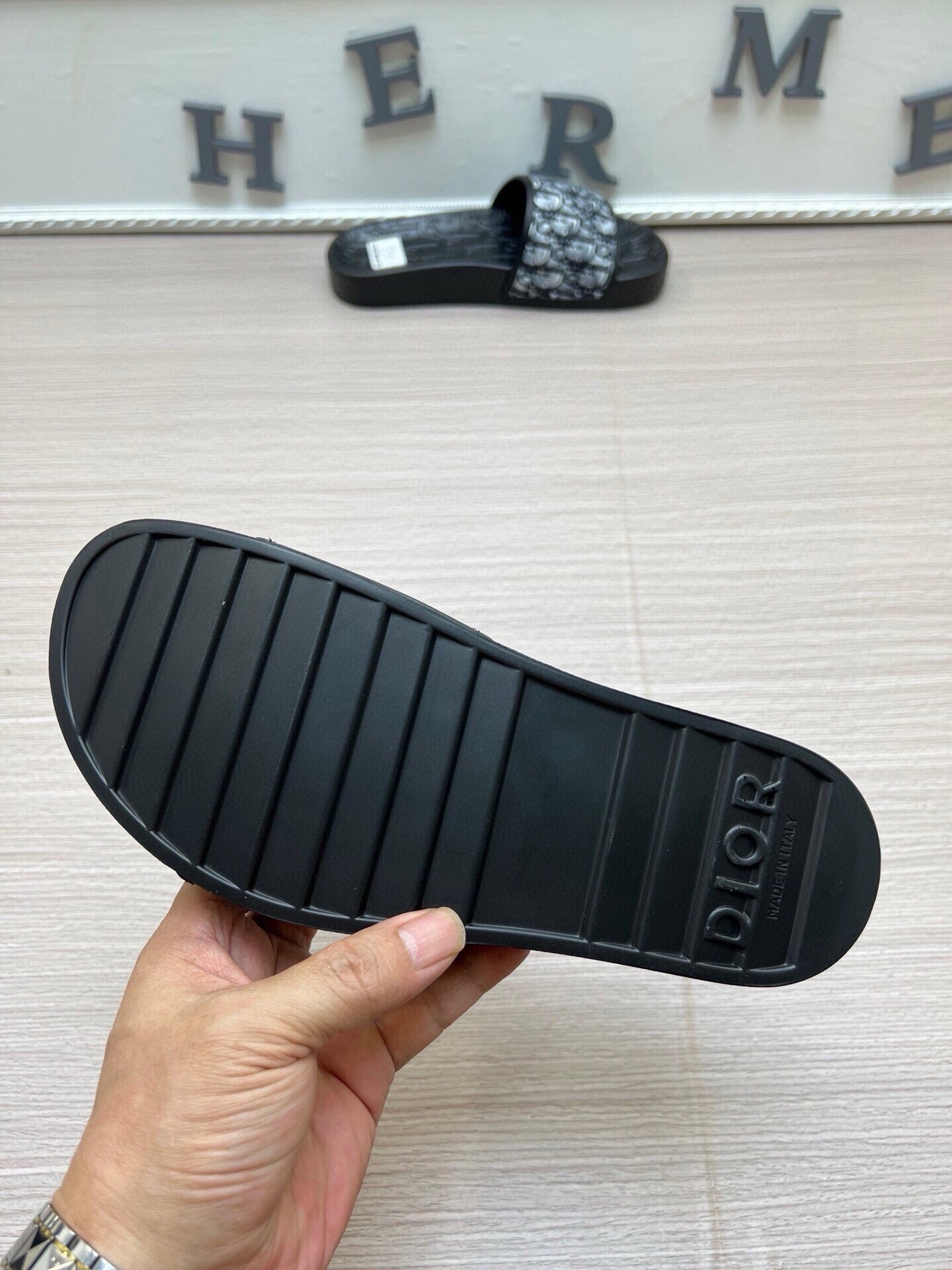 5LD214ZDE Stylish Slippers