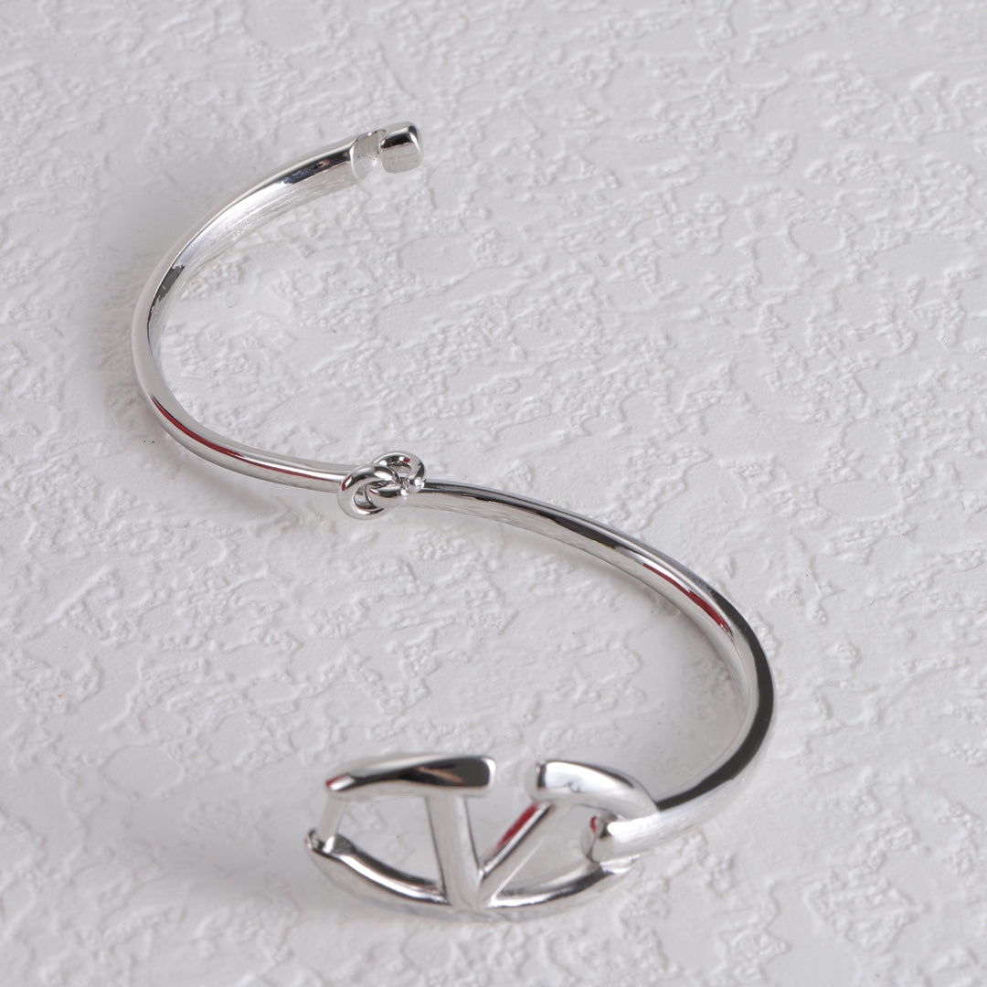 14VL354KDE Stylish Bracelets