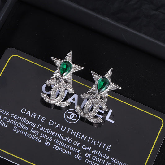 15QC13EDE Stylish Earrings