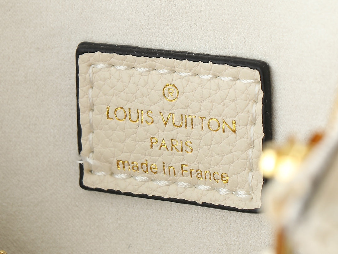 1WE115BDE Stylish leather bag