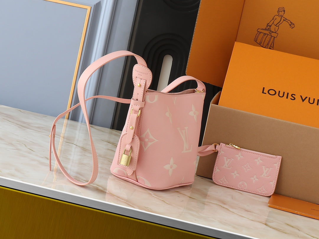 2WE3BDE Stylish leather bag