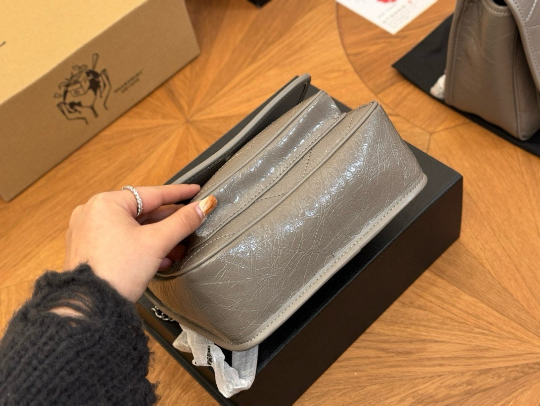 6XSL429BDE Stylish leather bag