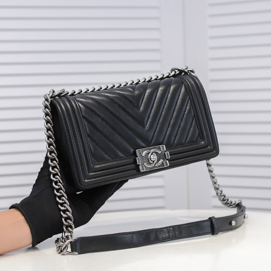 1XC413BDE Stylish leather bag