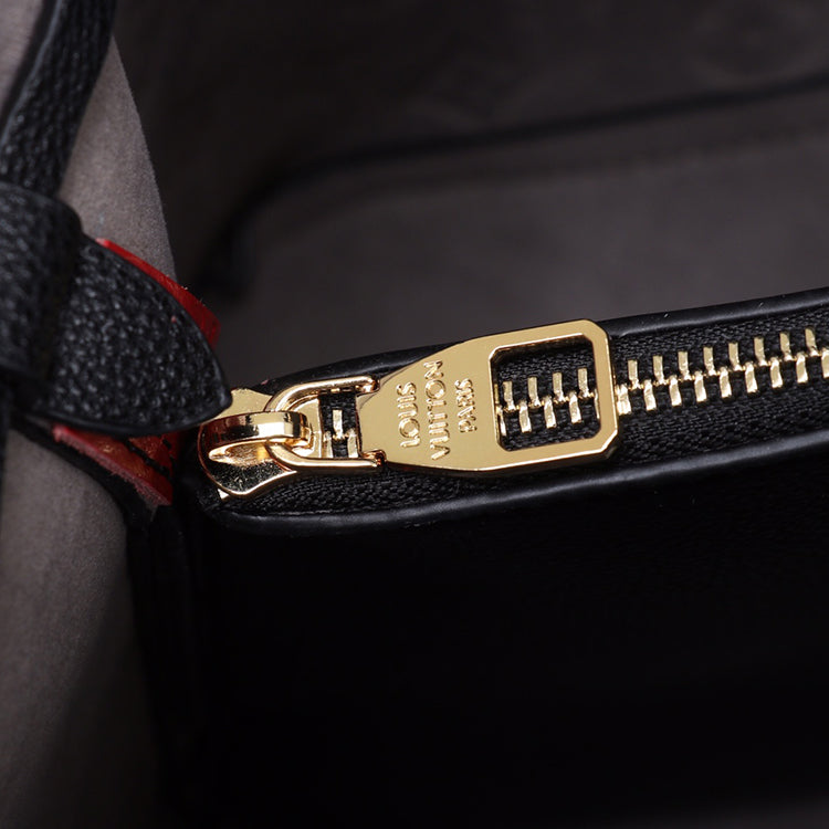 1E81BDE Stylish leather bag 