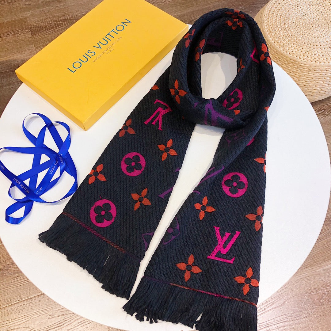 175RE10WDE Stylish Winter Scarves