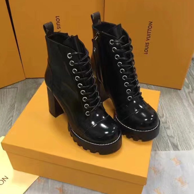 2E6ZDE Stylish Boots