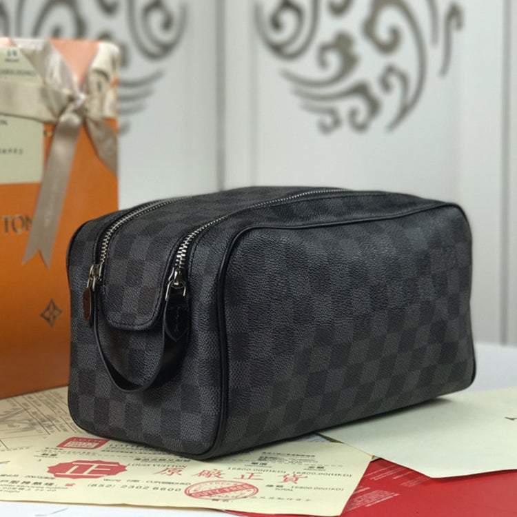 1E870BDE Stylish leather bag 