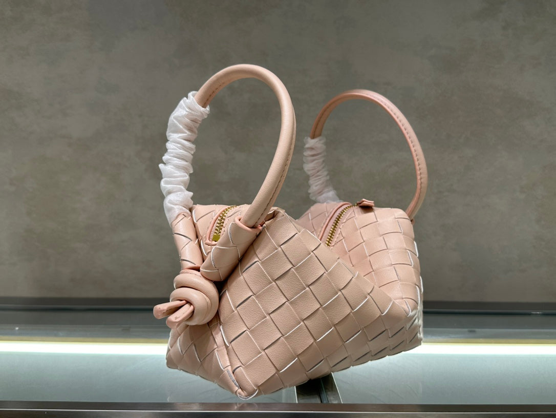 1XA84BDE Stylish leather bag