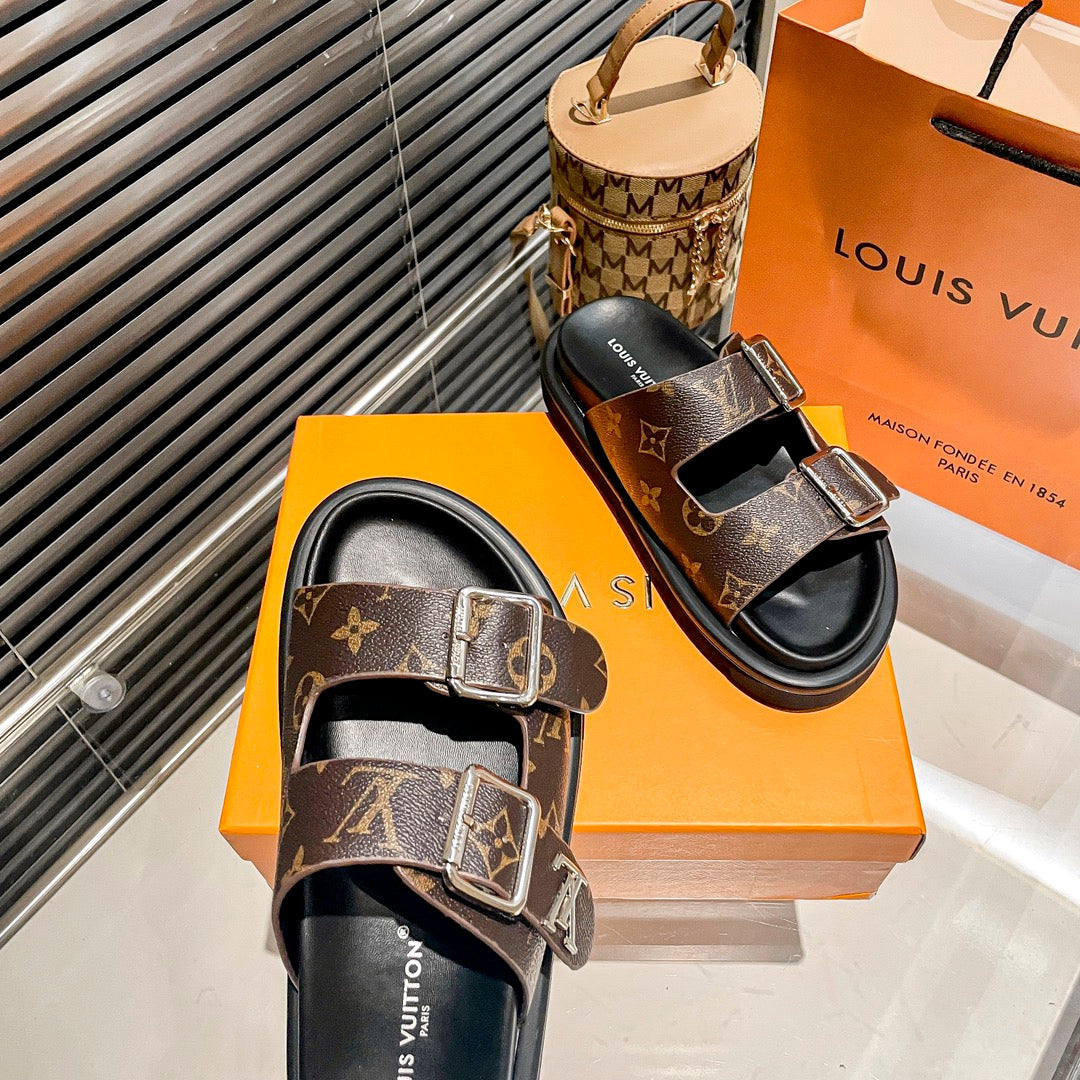 14E194ZDE Stylish Slippers