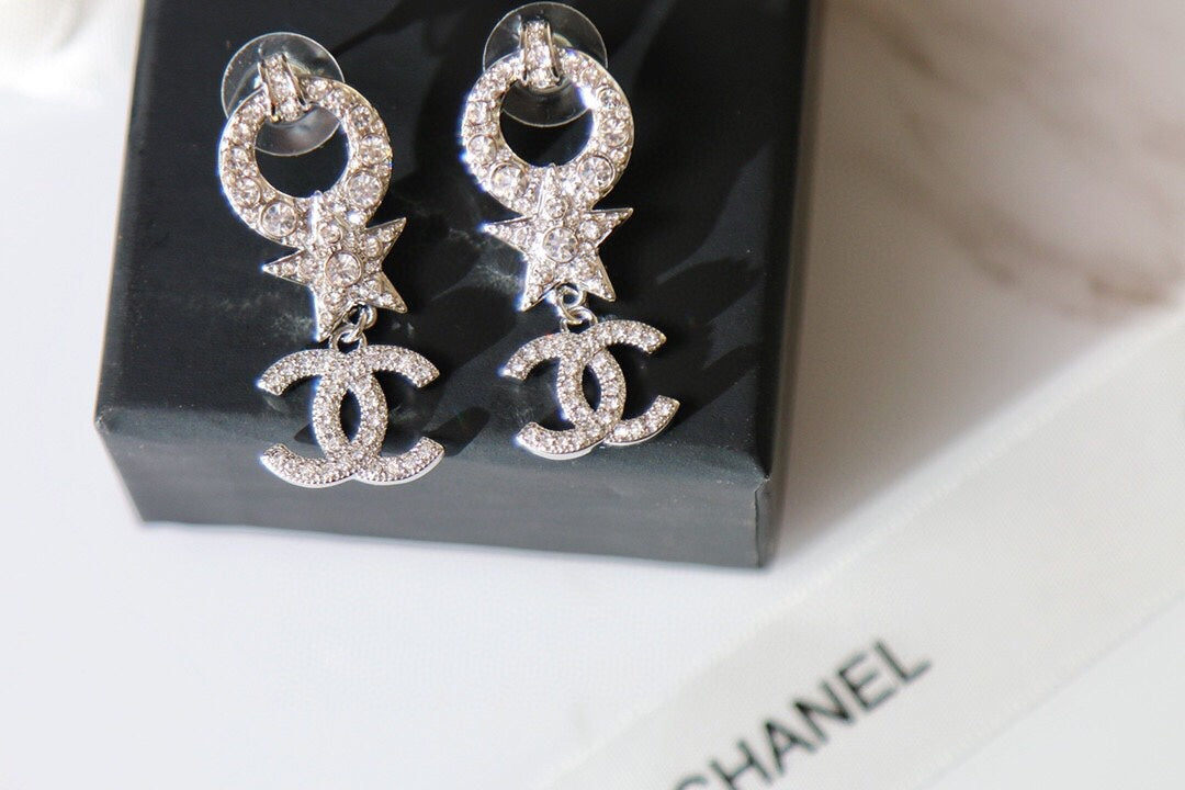 1NC161EDE Stylish Earrings