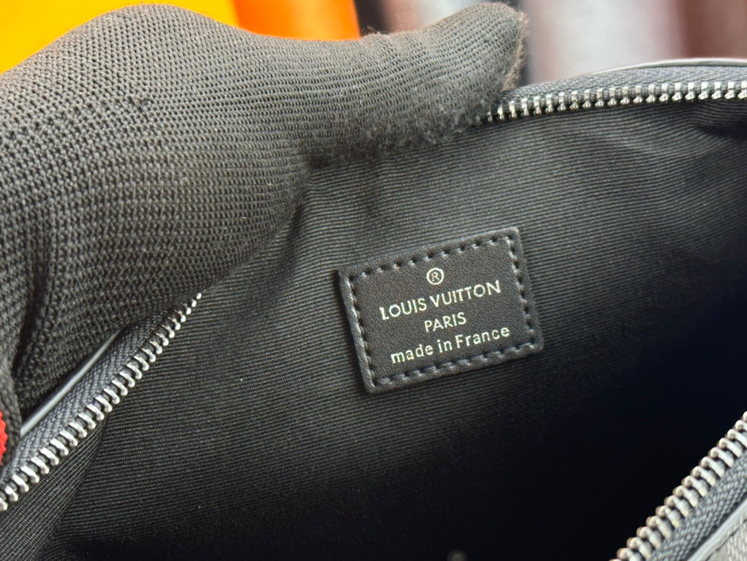 1XE398BDE Stylish leather bag