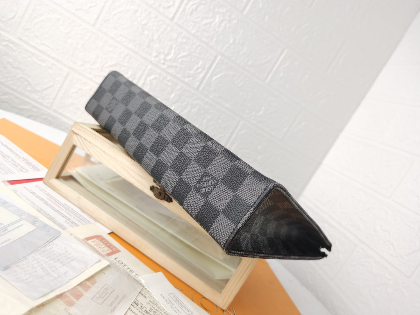 1XE392BDE Stylish leather bag
