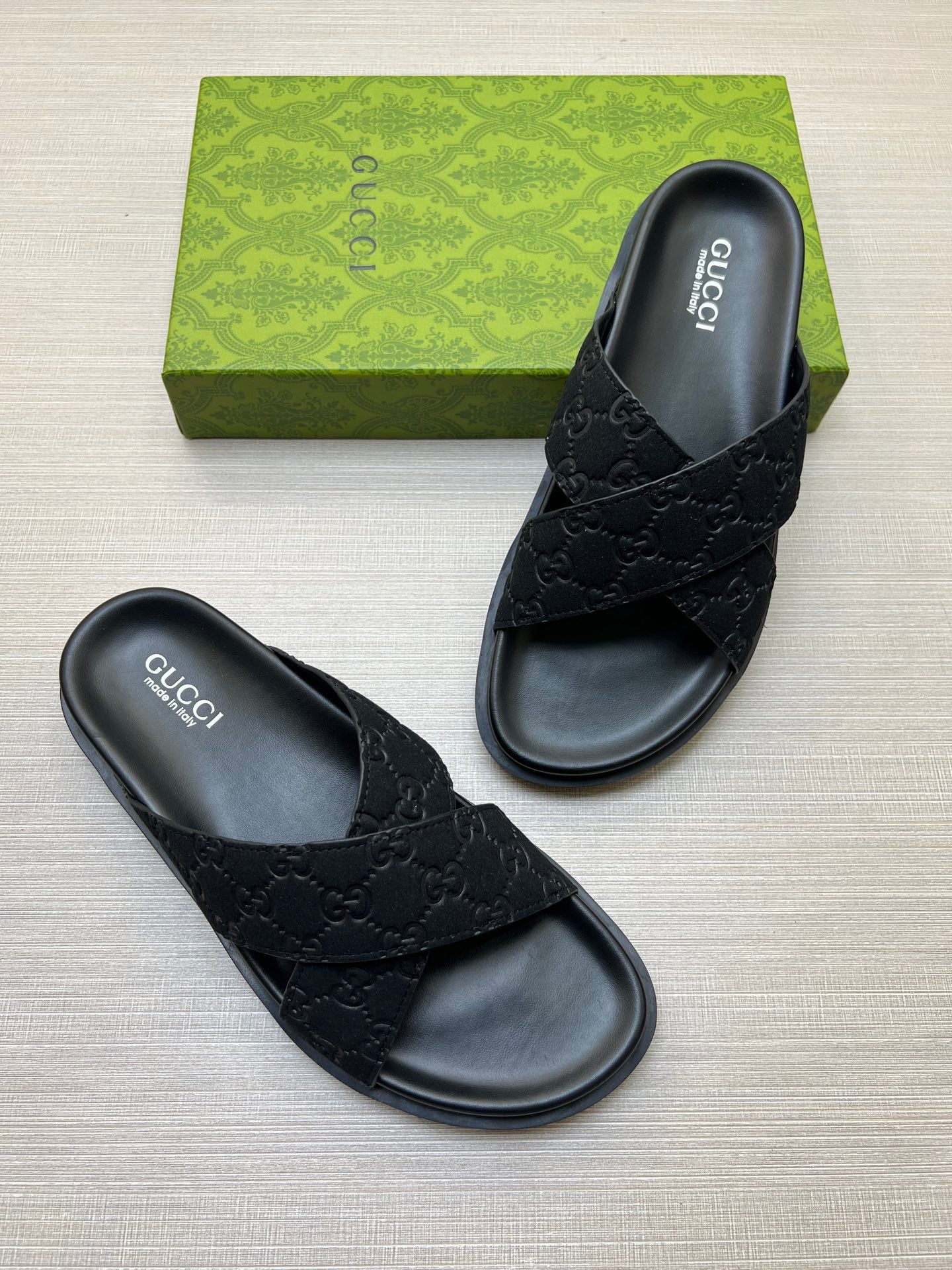 5QB15ZDE Stylish Slippers