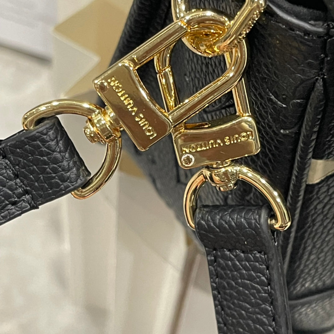 2XE318BDE Stylish leather bag 