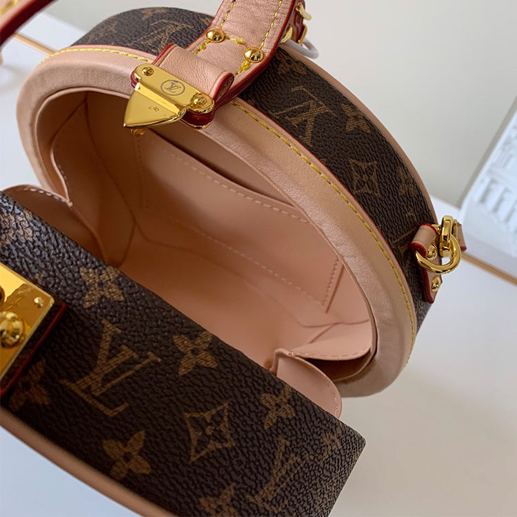 1E15BDE Stylish leather bag 