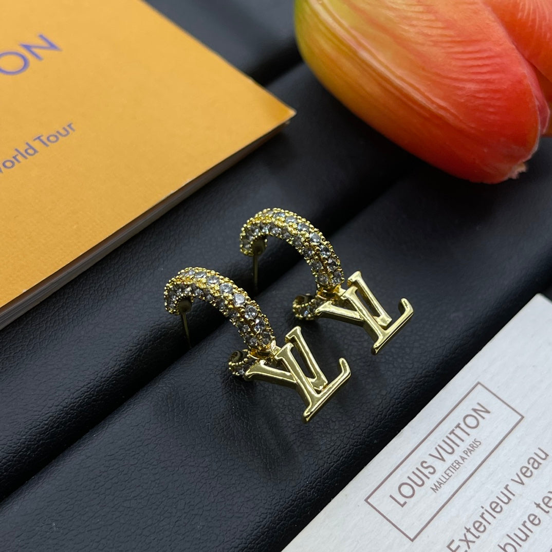 14E609EDE Stylish Earrings