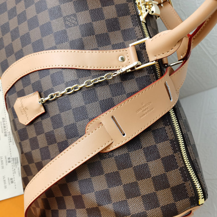 1E051BDE Stylish leather bag 