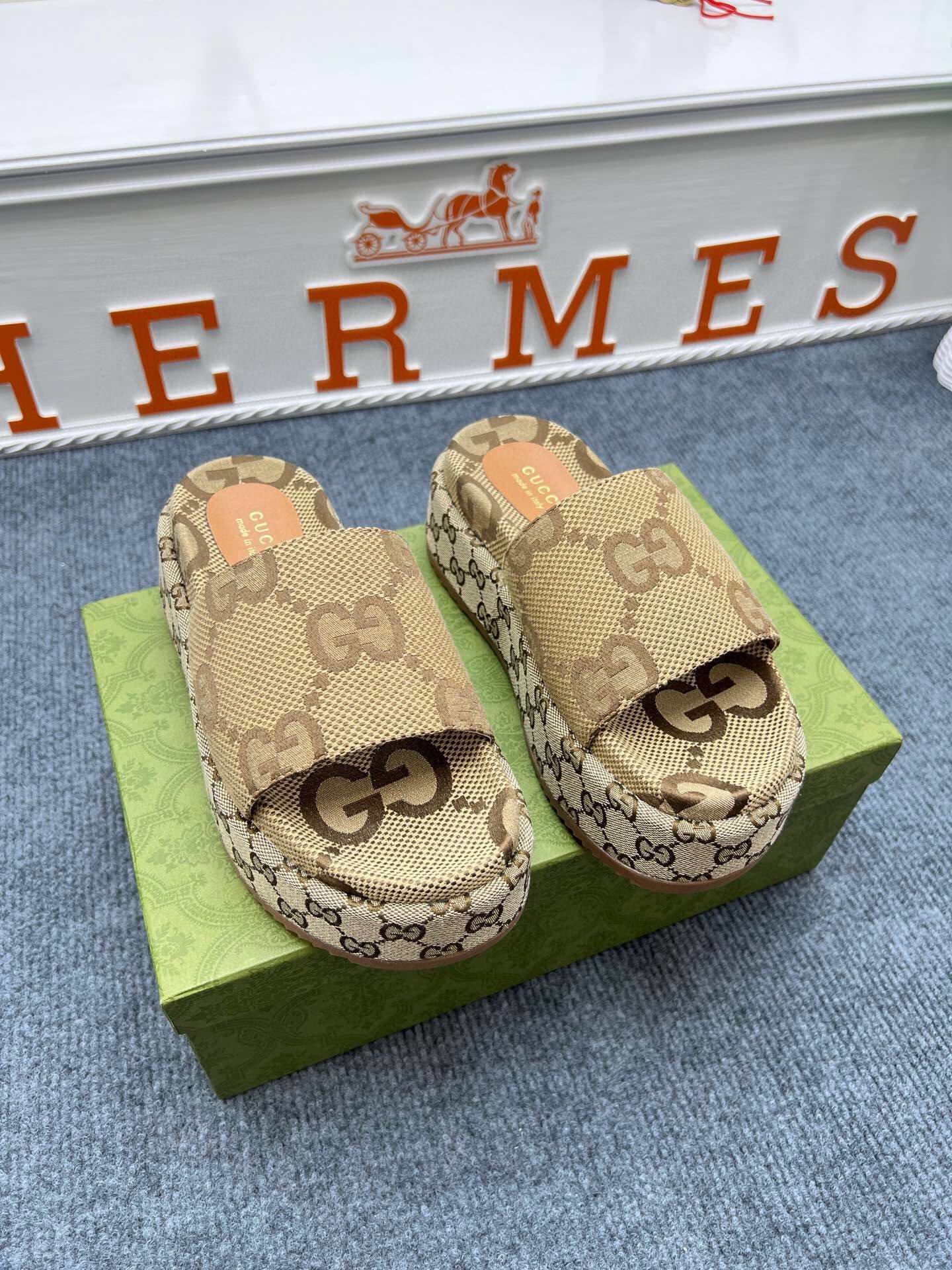 54B122ZDE Stylish slippers  Sole thickness 5.5cm