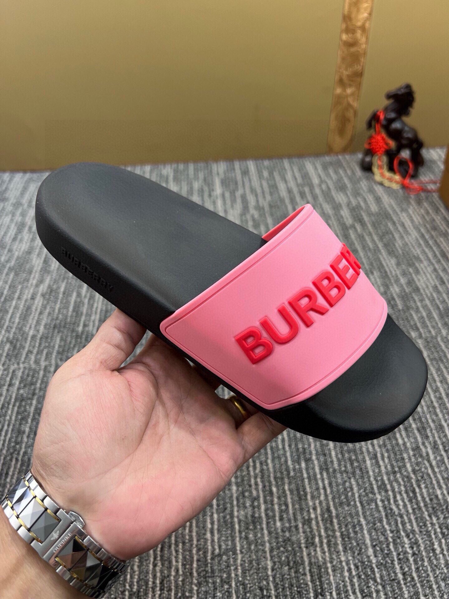 535ZR255ZDE Stylish Slippers