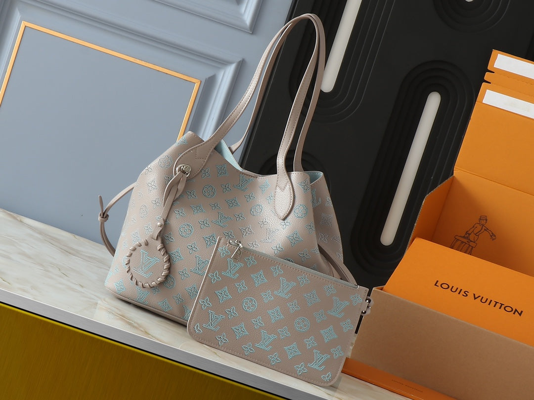 1XE58BDE Stylish leather bag